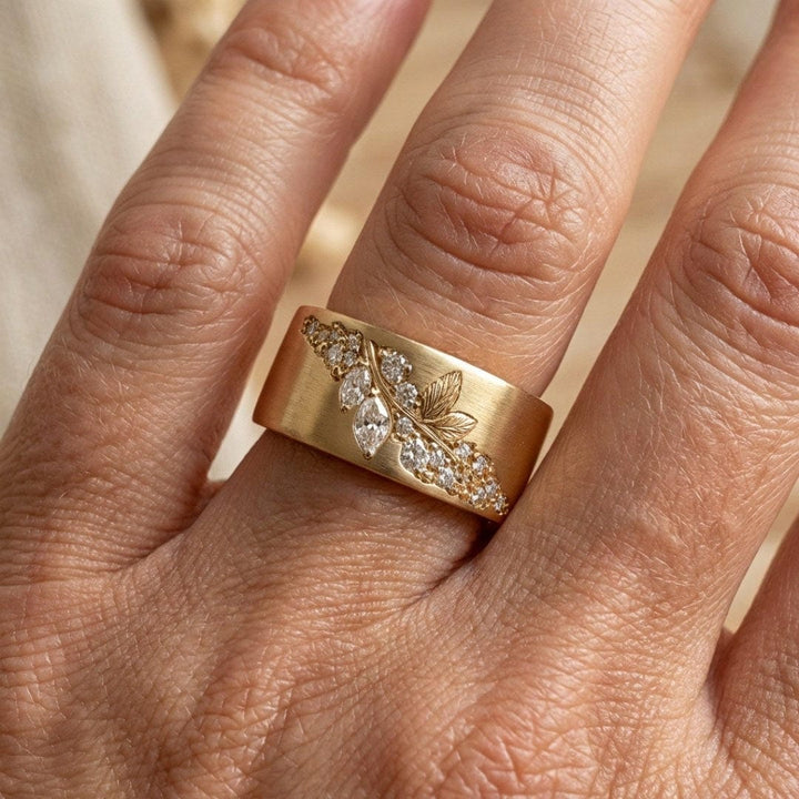 Exquisite Gold-Tone Zirconia Leaf Ring