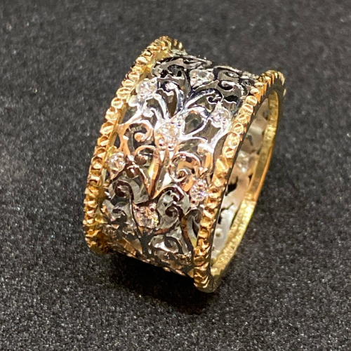 Mika – Vintage Ivy Ring with Cubic Zirconia