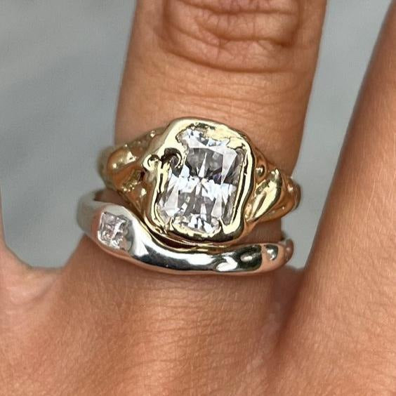 Ring Set Radiant in Gold and Silver