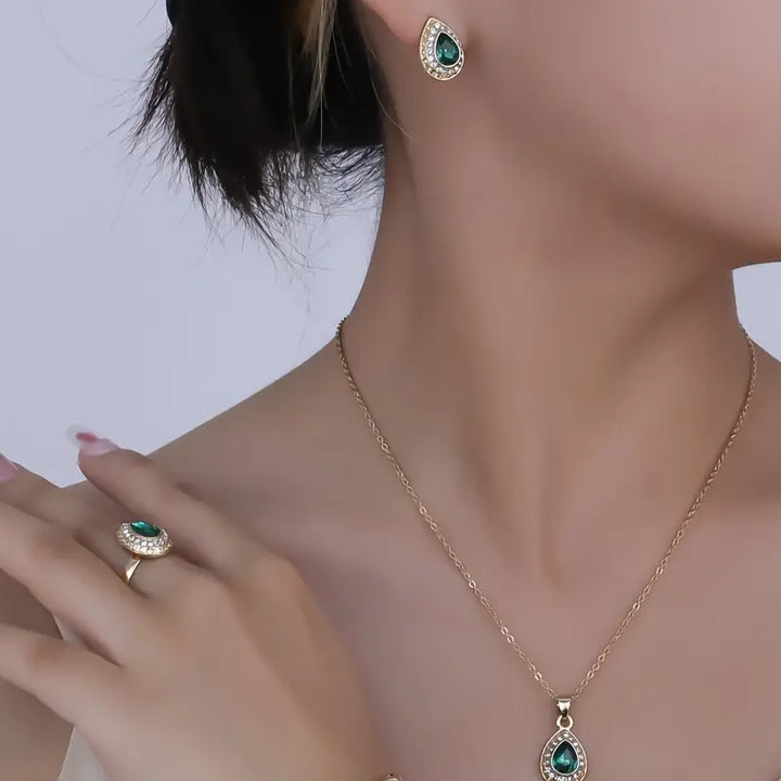 Noémie Glass Vase Jewelry Set