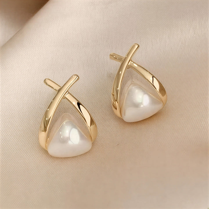 Classic everyday pearl earrings