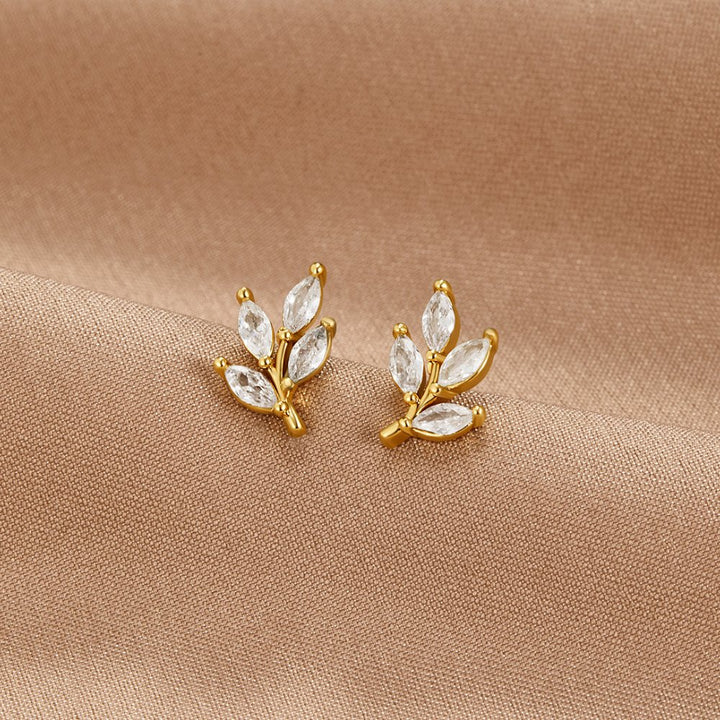Chic leaf earrings with crystal