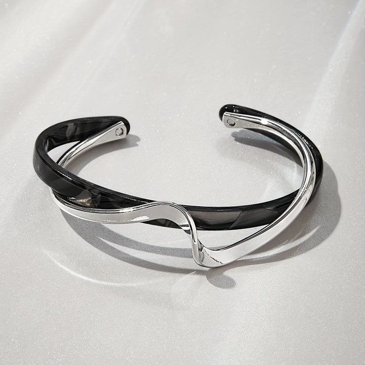 Elegant minimalist gold bangle