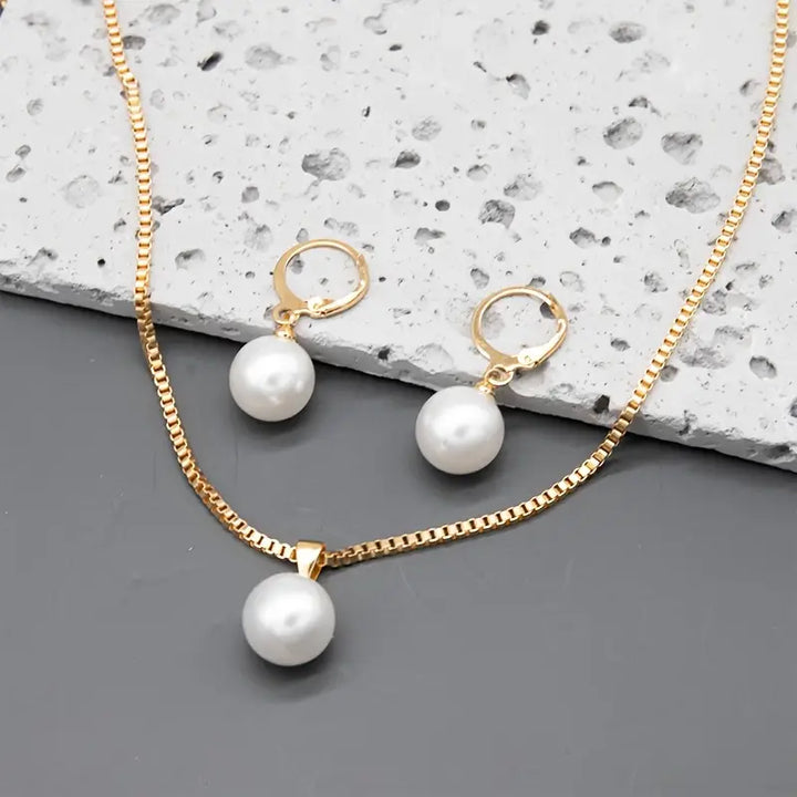 Elegant, graceful pearl necklace set