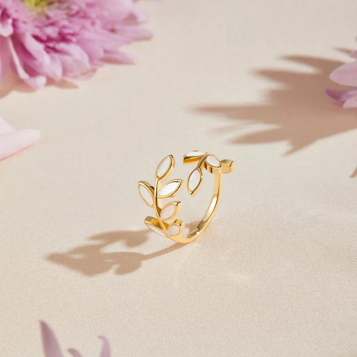 Neraya delicate open leaf ring | Gold