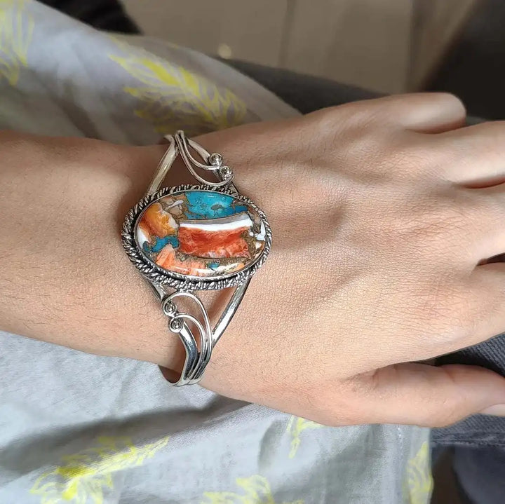 Vibrant Bracelet with Gemstone Inlay