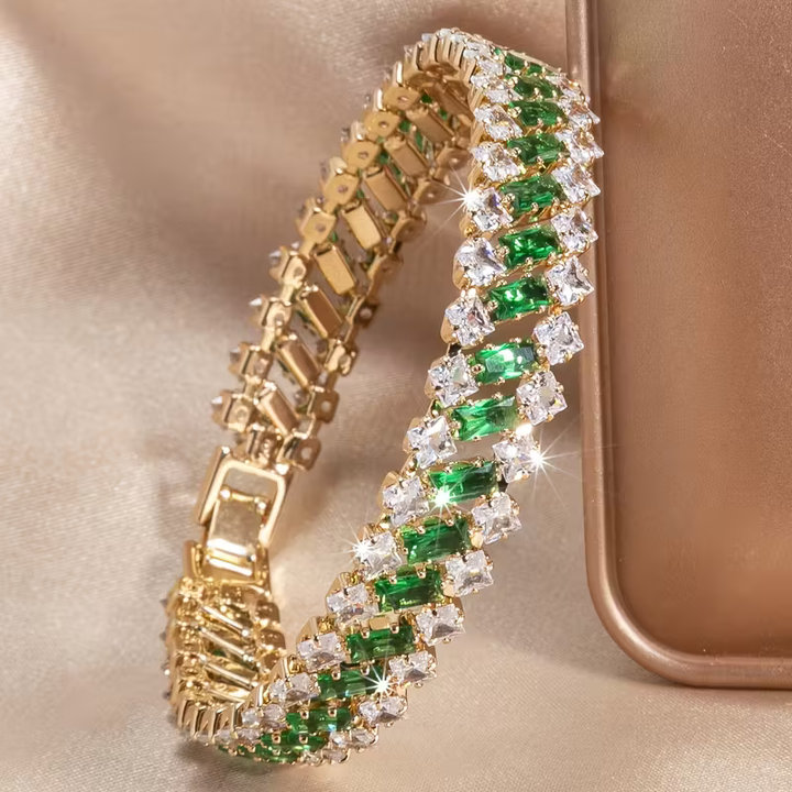 Elegant, luxurious emerald and gold bracelet
