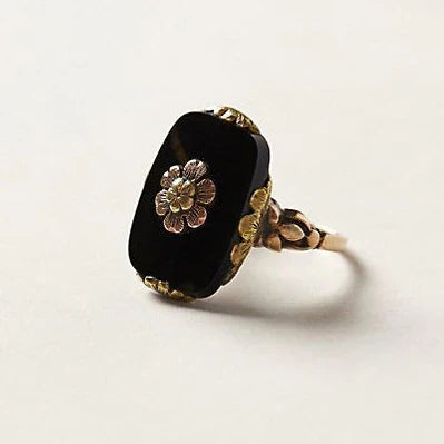 Vintage Ring with Black Stone | Gold