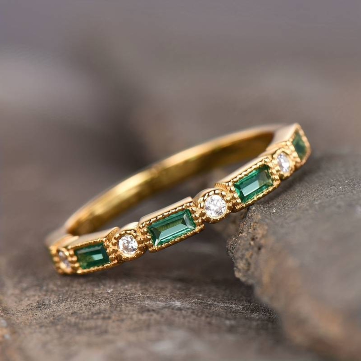 Alex - Gold ring with embedded green zirconia