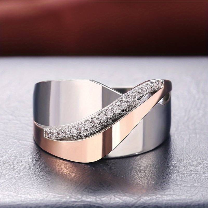 Vintage Ring with Cubic Zirconia in Rose Gold and Silver