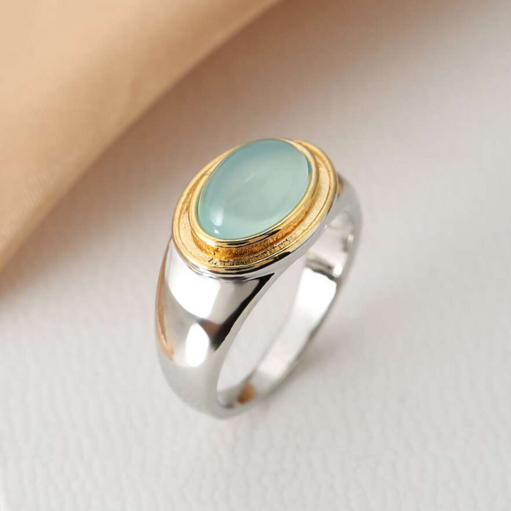 Gabi - Vintage Ring with Green Moonstone