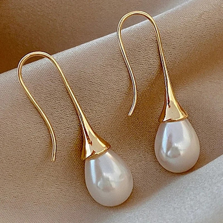 Classic Helena Pearl Earrings - Haller