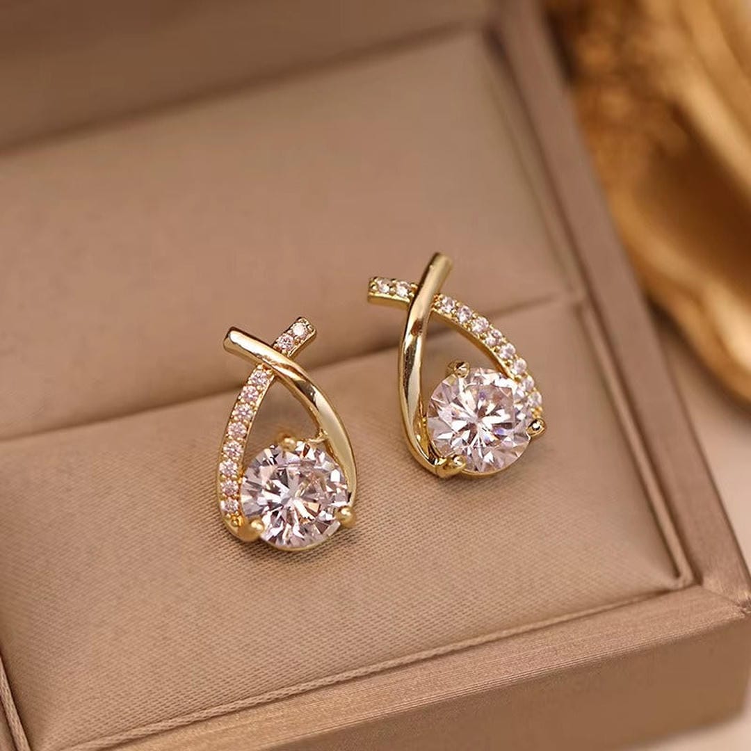 Luxurious Intertwined Zirconia Drop Stud Earrings