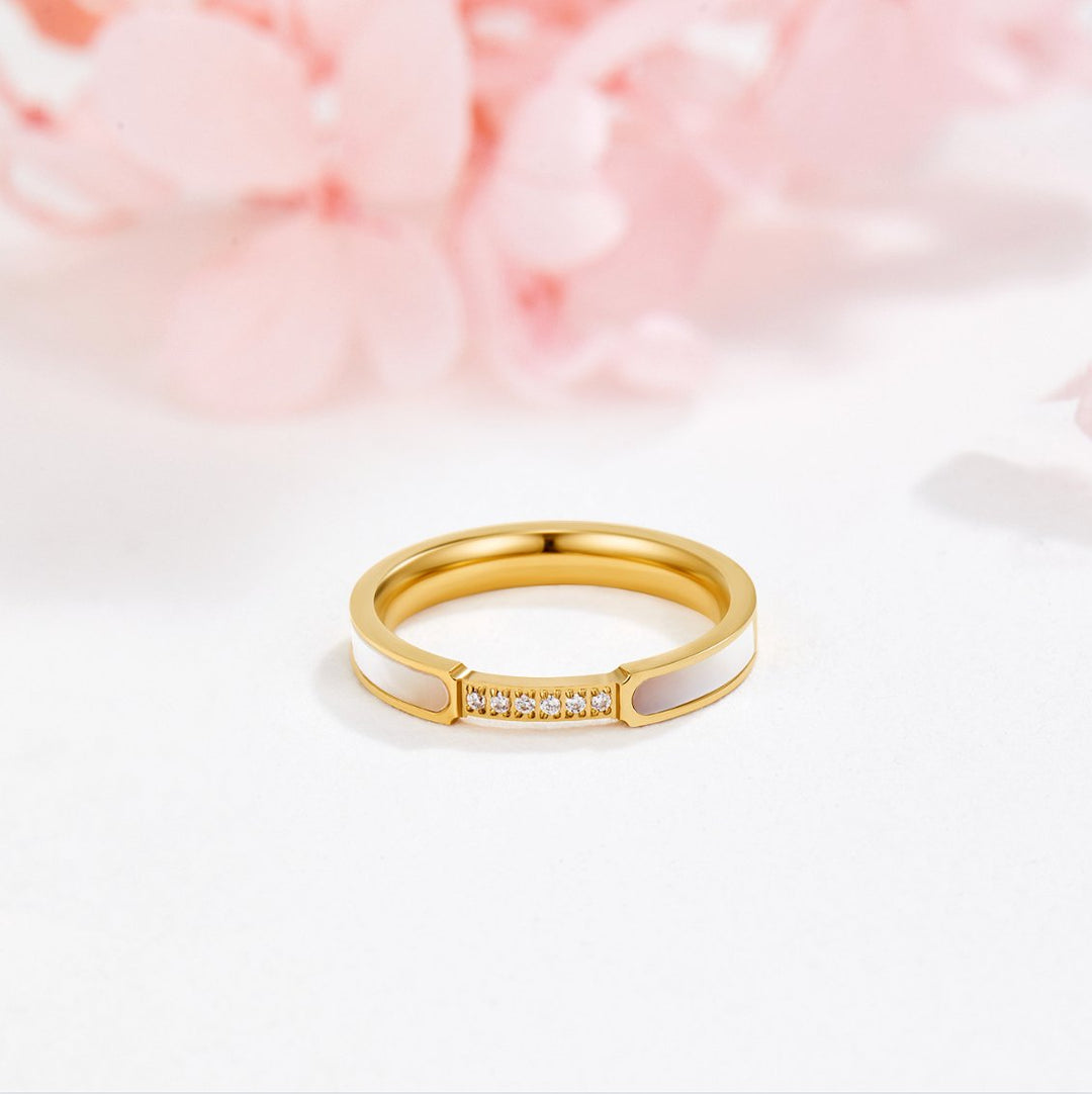 Unity - Ring with Pearl & Crystal