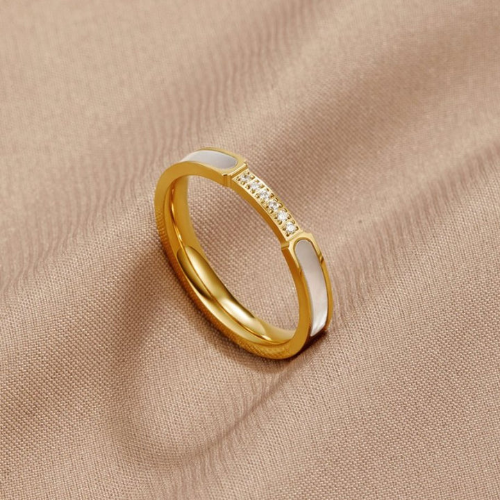 Unity - Ring with Pearl & Crystal