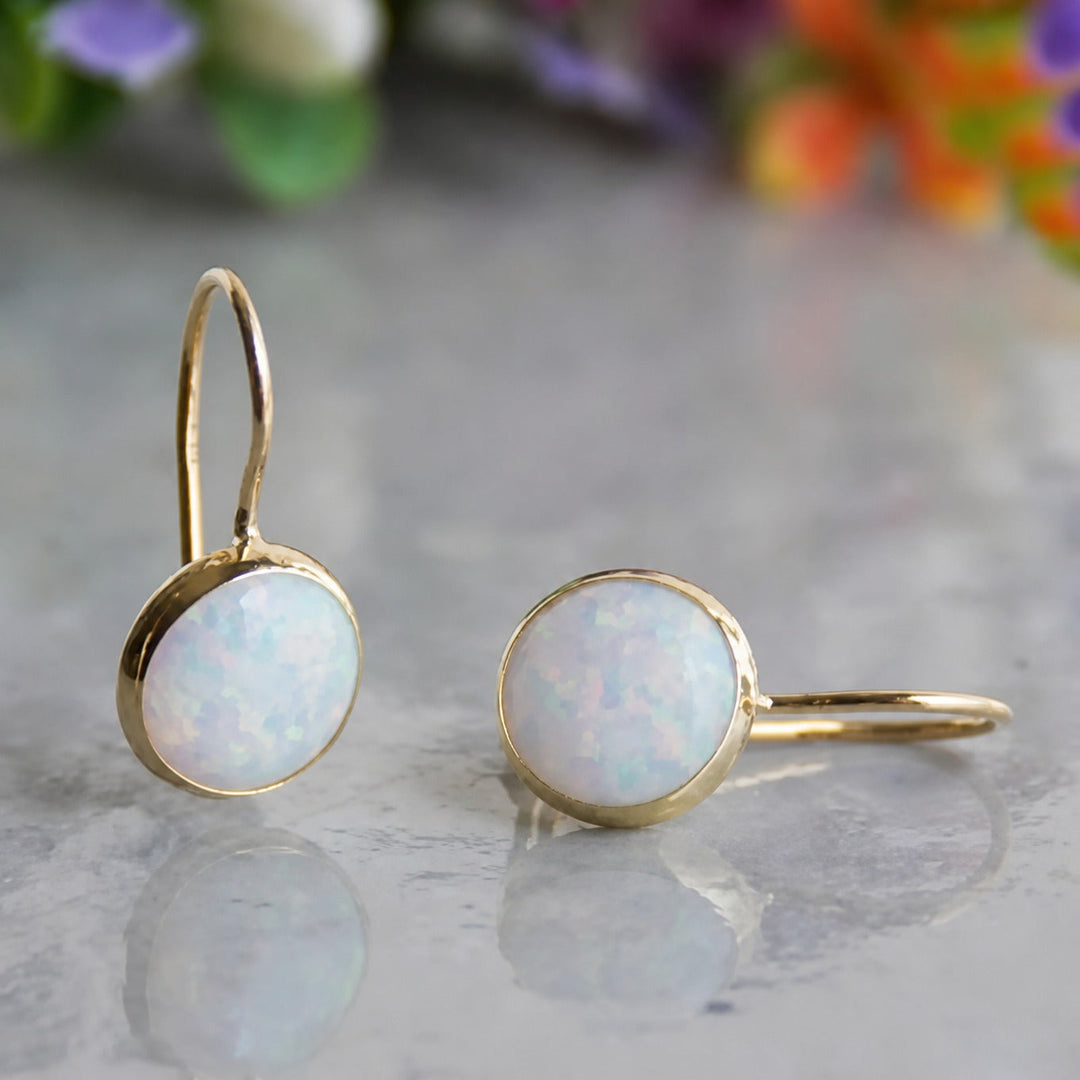 Timeless white earrings