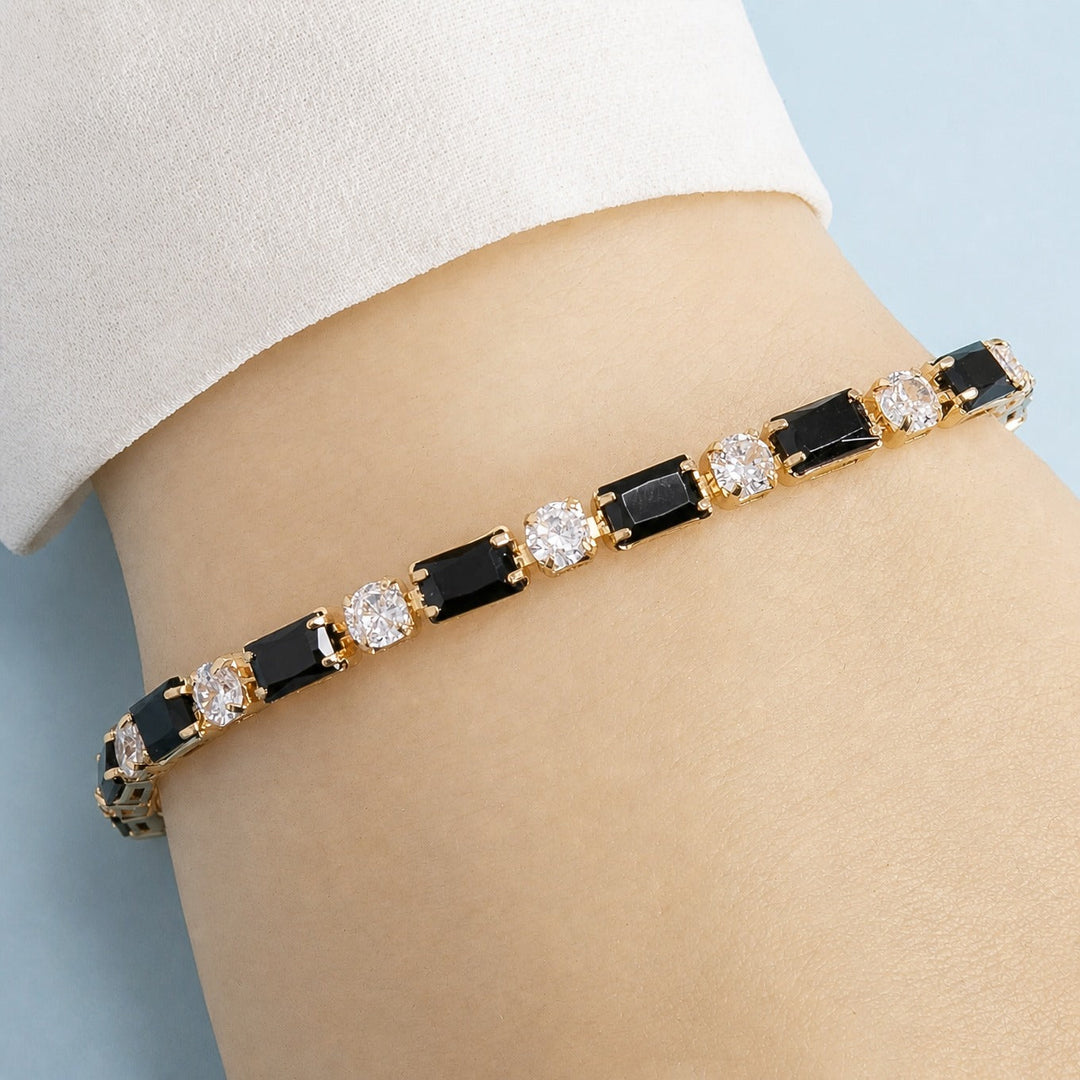 Elegant Onyx and Gold Bracelet